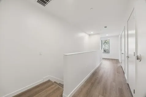 1 Riva Row 106 The Woodlands TX 77380