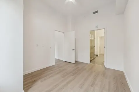 1 Riva Row 106 The Woodlands TX 77380