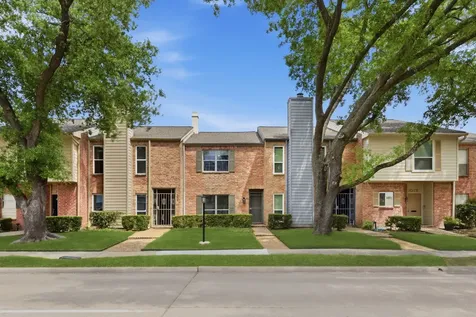 1011 Fountain View Drive Houston TX 77057