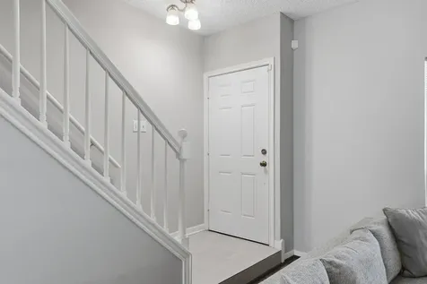 1011 Fountain View Drive Houston TX 77057
