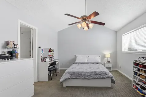 1011 Fountain View Drive Houston TX 77057