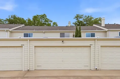 1011 Fountain View Drive Houston TX 77057