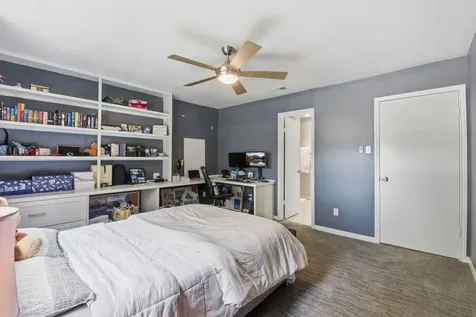 1011 Fountain View Drive Houston TX 77057