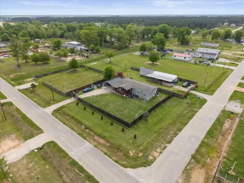 1976 County Road 5017 Cleveland TX 77327