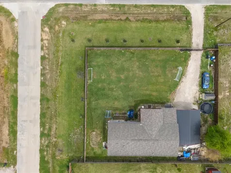 1976 County Road 5017 Cleveland TX 77327