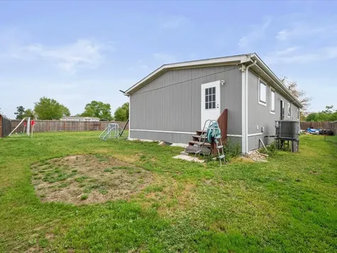 1976 County Road 5017 Cleveland TX 77327