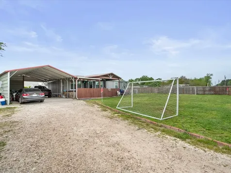 1976 County Road 5017 Cleveland TX 77327