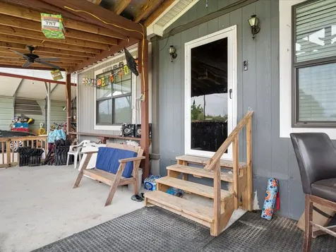 1976 County Road 5017 Cleveland TX 77327