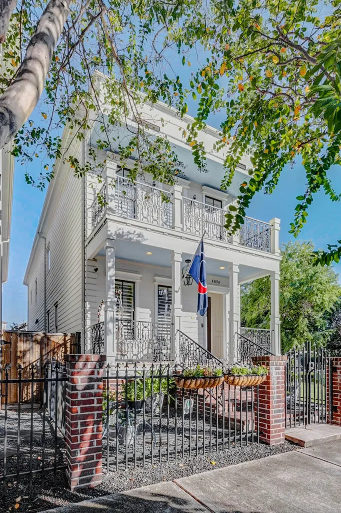 405 W 27th Street A Houston TX 77008