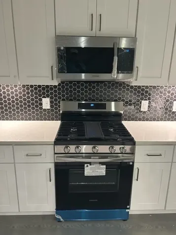 727 S Victory Drive B Houston TX 77088