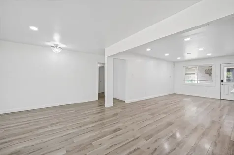 5822 Reamer Street Houston TX 77074