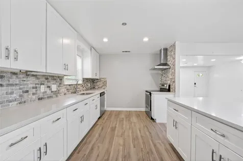 5822 Reamer Street Houston TX 77074