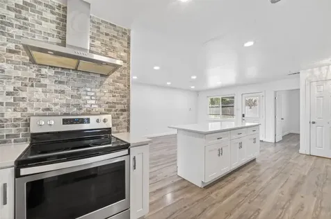 5822 Reamer Street Houston TX 77074