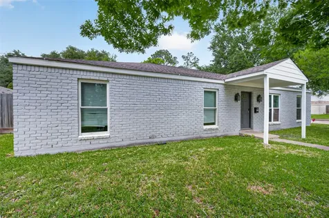5822 Reamer Street Houston TX 77074