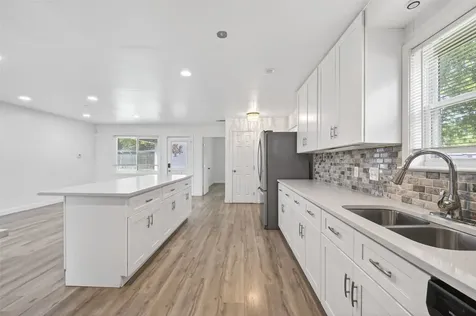 5822 Reamer Street Houston TX 77074