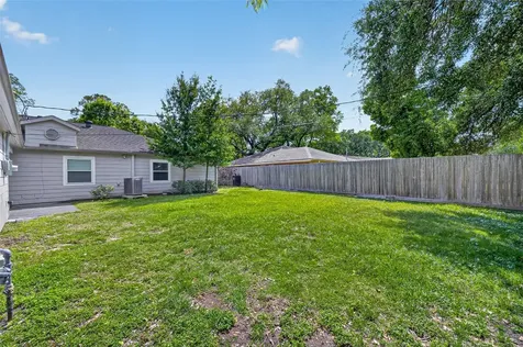 5822 Reamer Street Houston TX 77074