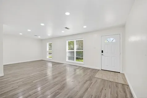 5822 Reamer Street Houston TX 77074