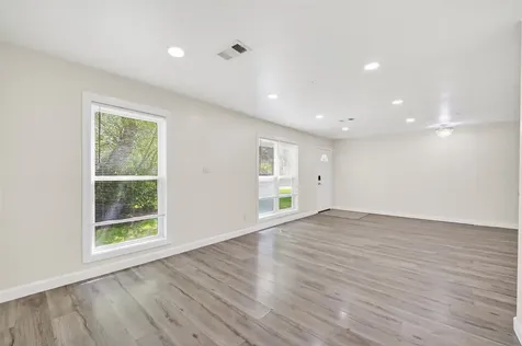 5822 Reamer Street Houston TX 77074
