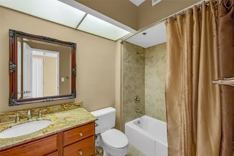 5220 Seawall Boulevard 332/333 Galveston TX 77551