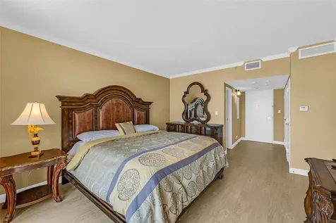 5220 Seawall Boulevard 332/333 Galveston TX 77551