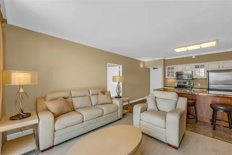 5220 Seawall Boulevard 332/333 Galveston TX 77551