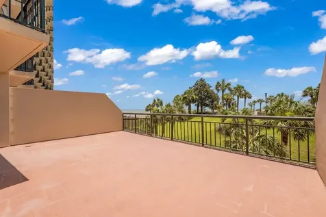 5220 Seawall Boulevard 332/333 Galveston TX 77551