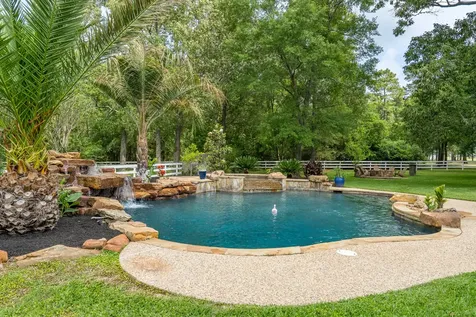 1542 Perfection Drive Montgomery TX 77316