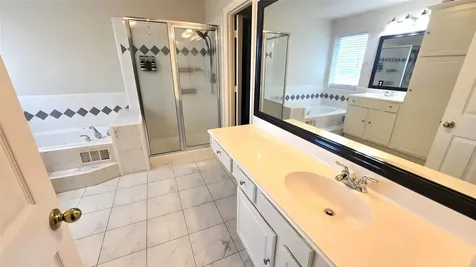 7511 S Linpar Court Houston TX 77040