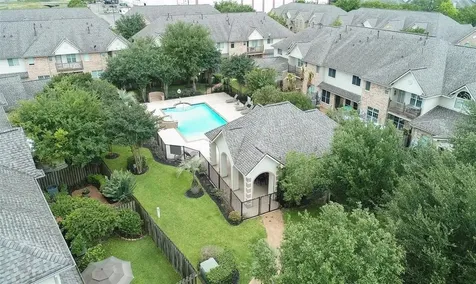 7511 S Linpar Court Houston TX 77040