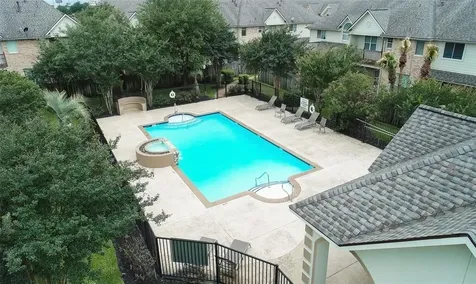 7511 S Linpar Court Houston TX 77040