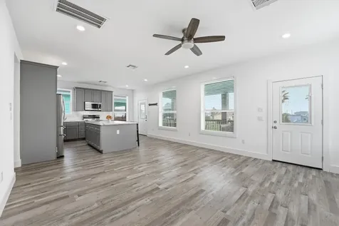4025 A Vista Boulevard Galveston TX 77554