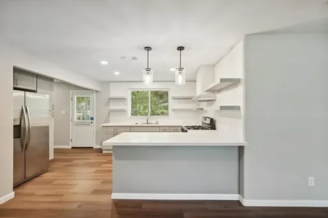 317 Redwood Street Lake Jackson TX 77566