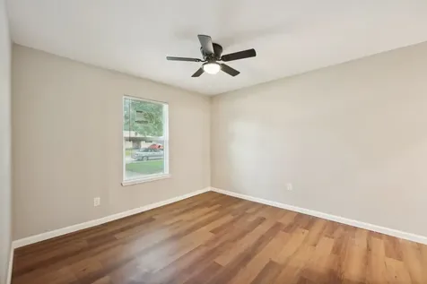 317 Redwood Street Lake Jackson TX 77566
