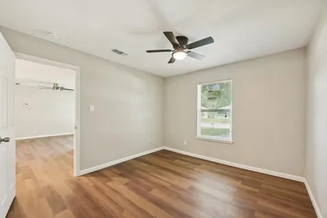 317 Redwood Street Lake Jackson TX 77566