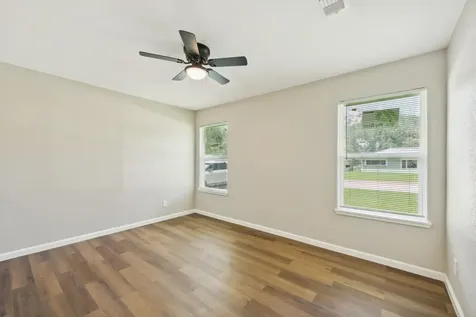317 Redwood Street Lake Jackson TX 77566