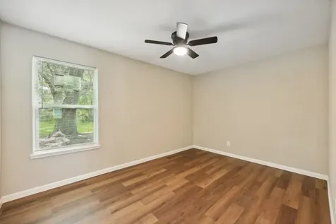 317 Redwood Street Lake Jackson TX 77566