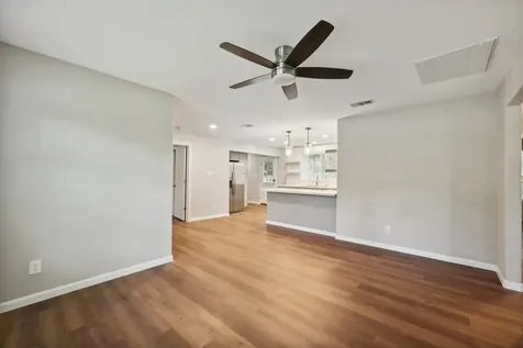 317 Redwood Street Lake Jackson TX 77566