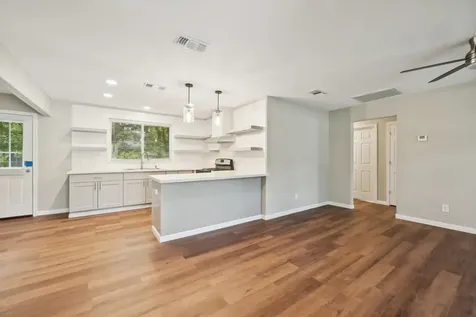 317 Redwood Street Lake Jackson TX 77566