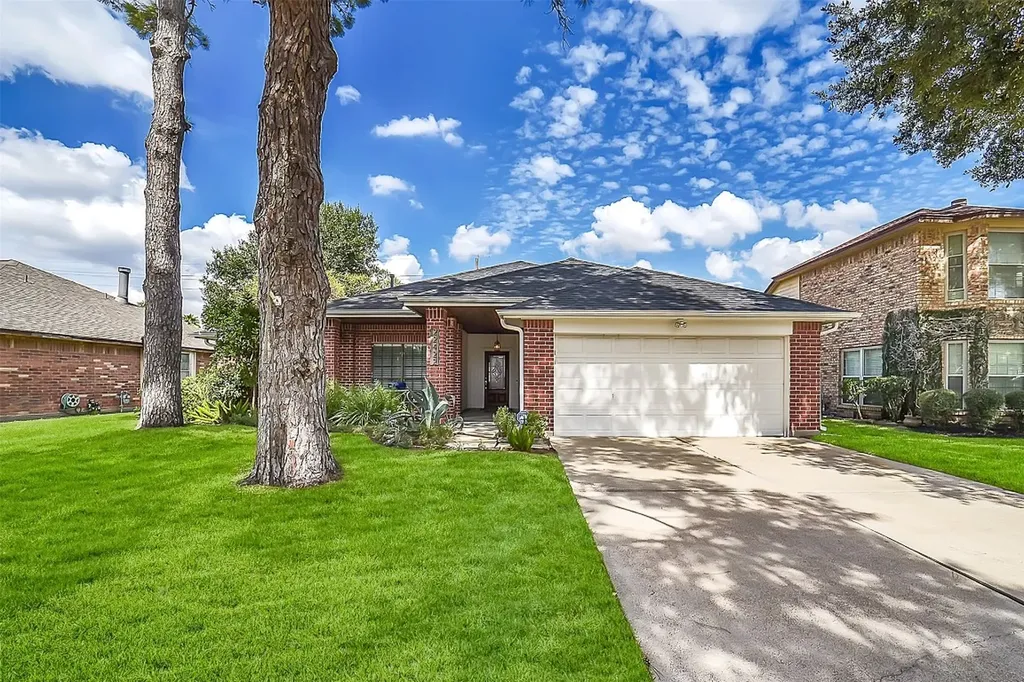 22422 Kenlake Drive Katy TX 77450