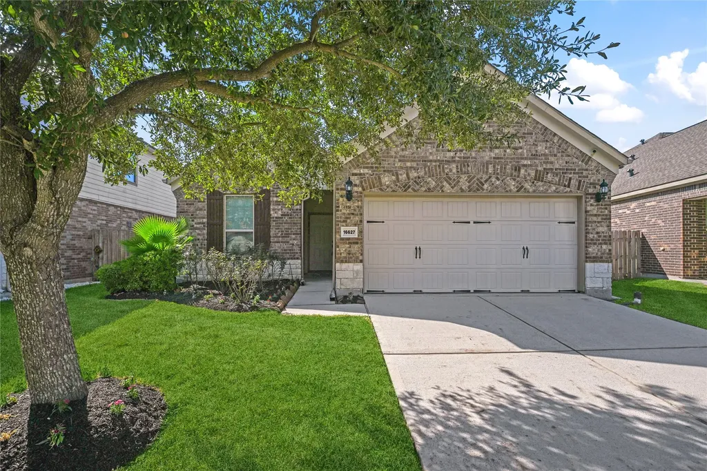 16627 Lake Aquilla Lane Houston TX 77044