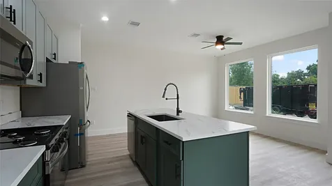 1313 Knight Street 1 Houston TX 77022
