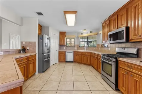 105 Canal Drive Friendswood TX 77546