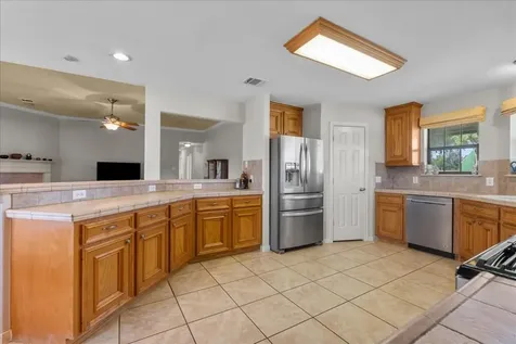105 Canal Drive Friendswood TX 77546