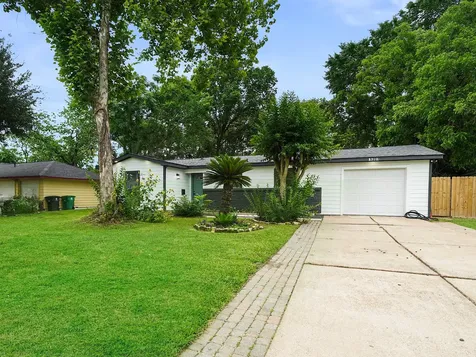 5203 Brookmeade Drive Houston TX 77045