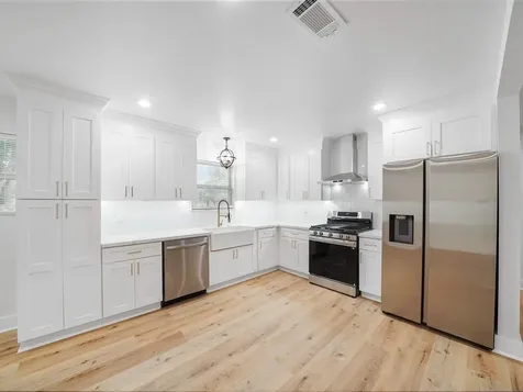 5203 Brookmeade Drive Houston TX 77045