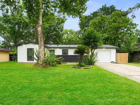 5203 Brookmeade Drive Houston TX 77045