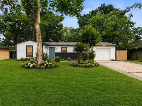 5203 Brookmeade Drive Houston TX 77045