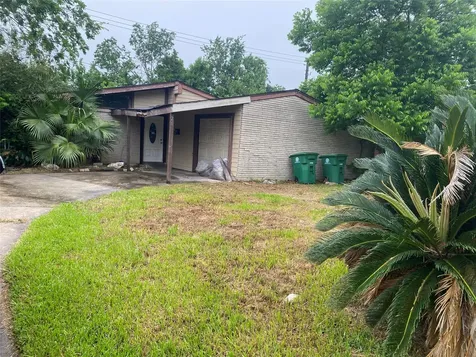 2635 Knotty Oaks Trail Houston TX 77045