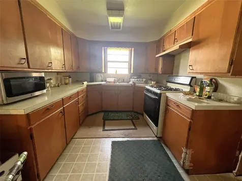 6735 Highway 36 Jones Creek TX 77541