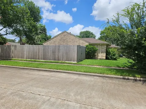 2822 Chimneystone Circle Sugar Land TX 77479